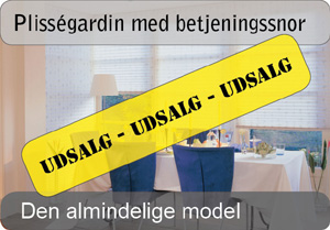 Pliss&eacute;gardiner med betjeningssnor